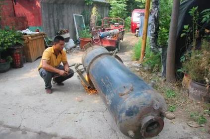 咸阳秦都出动大型机械3台 现场拆除30台燃煤新利(中国)